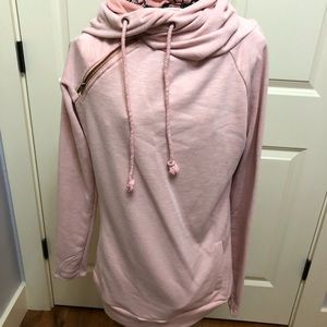 Women’s Size Medium Super Cute Hoodie Sweatshirt